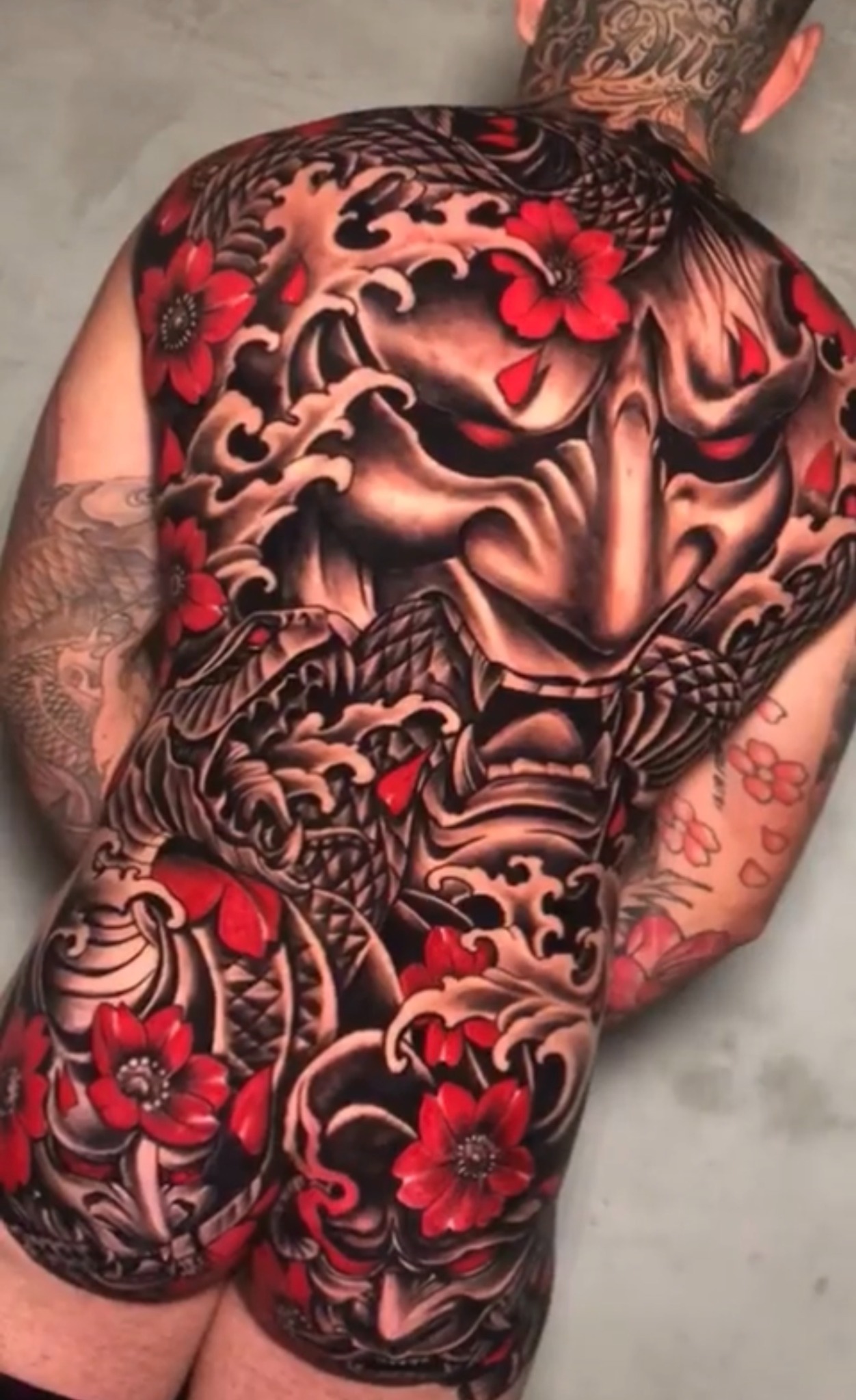 Full back — oni mask with red florals